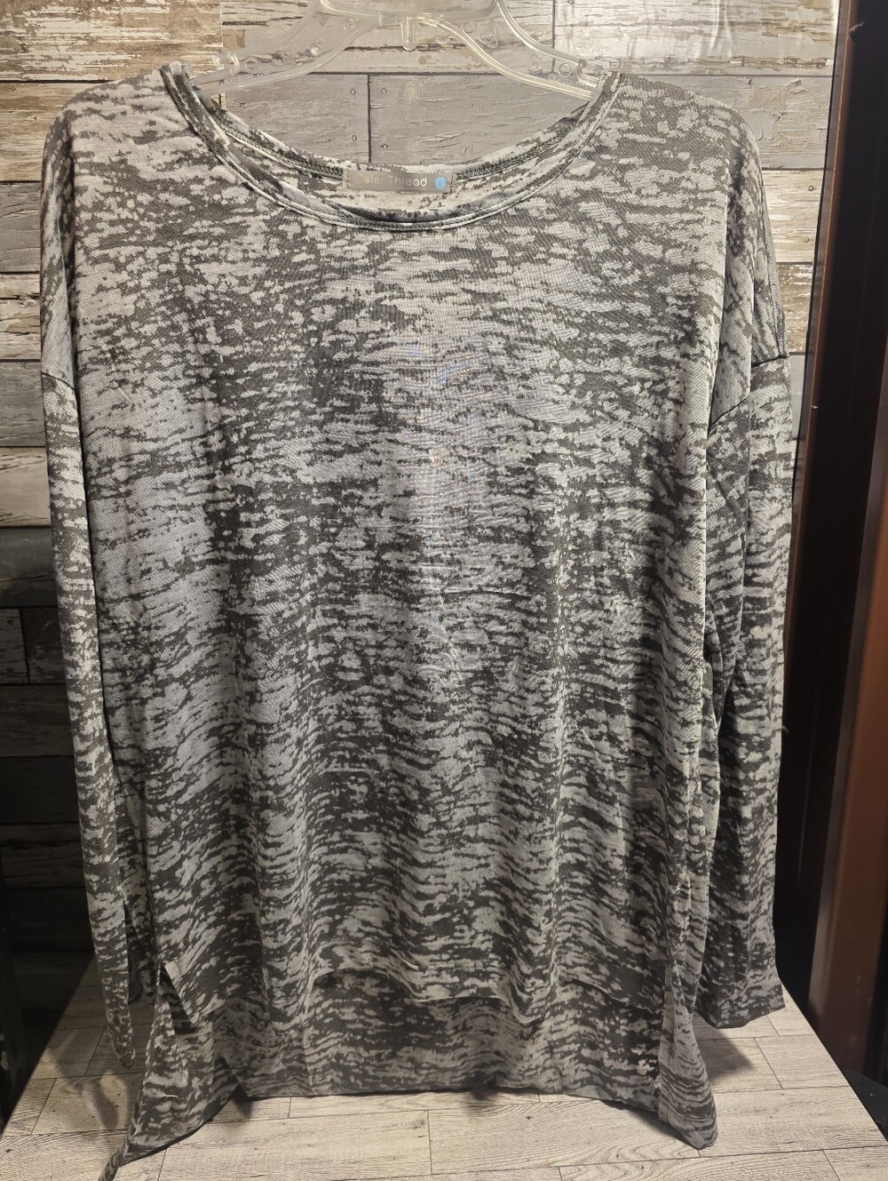 Women's Long-Sleeve Crewneck Top in Heather Gray - Casual Everyday Pullover